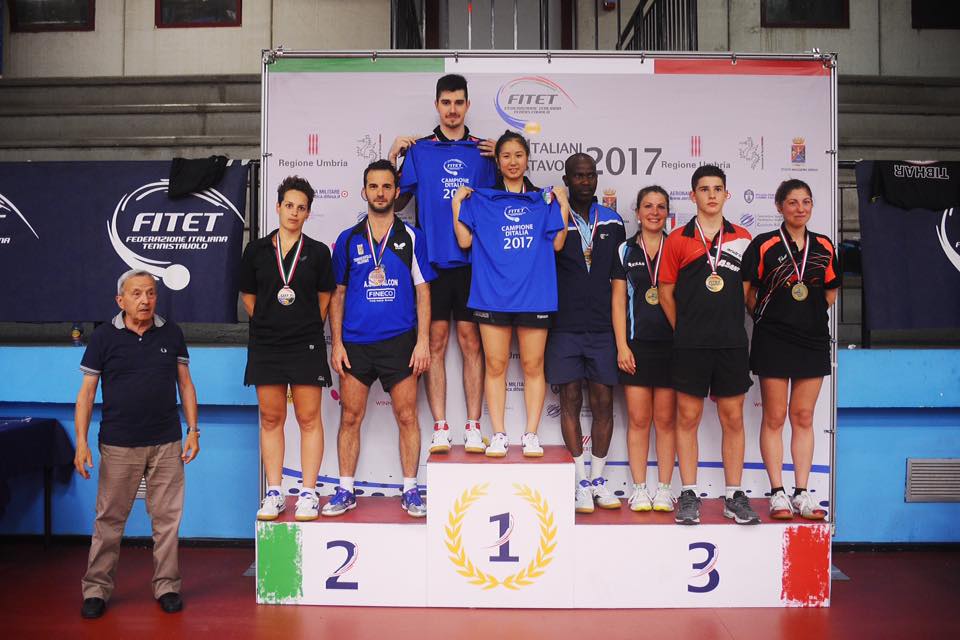 Il bronzo di Carlo Rossi e Rossella Scardigno nel doppio misto 2^ categoria (Foto Fitet)